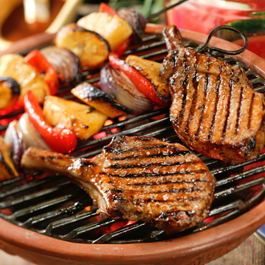 Chuletas Asadas en Salsa Barbacoa al Estilo Caribeño