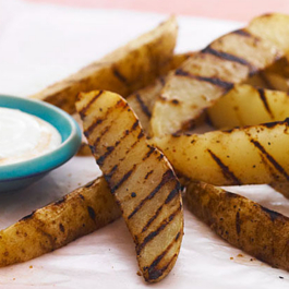 Grilled Steak Fries with Spicy Blue Cheese Dipping Sauce