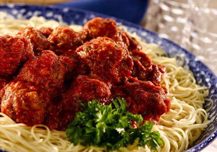 Slowcooker Meatballs with Spaghetti